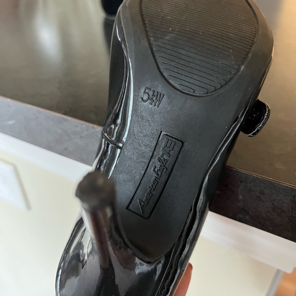 Heels - Picture 4 of 4